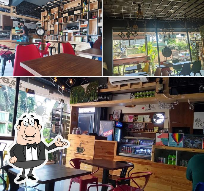 Check out how HAS#TAG CAFE looks inside