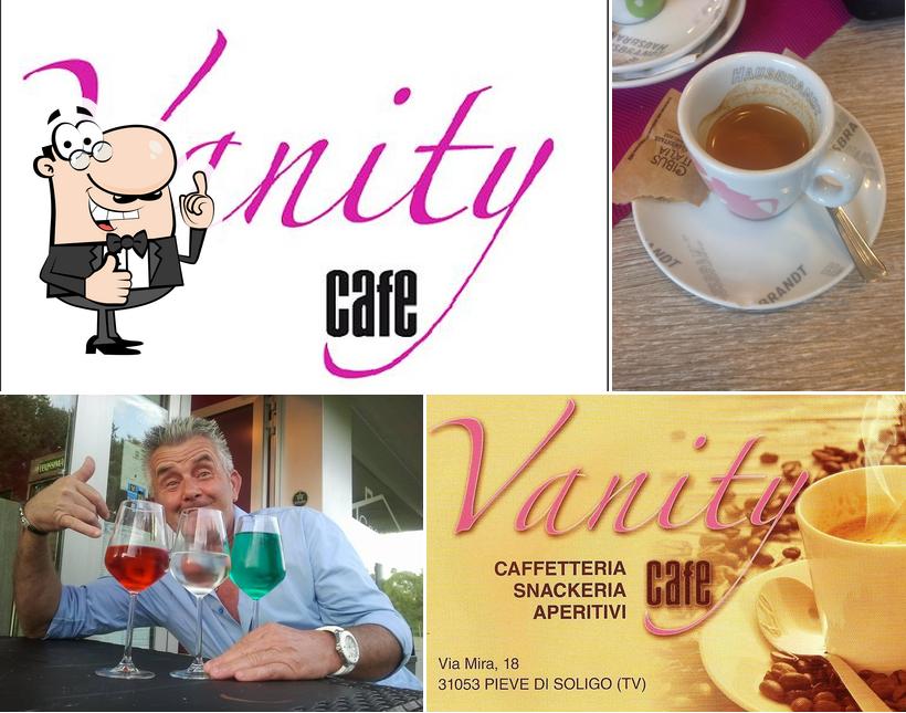 Ecco un'immagine di Vanity Cafe