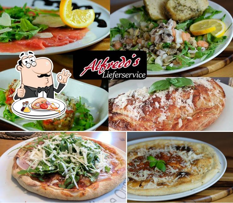 Pick pizza at Alfredo’s Pizzeria