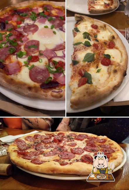 Peça pizza no Domenica Pizzaria Artesanal