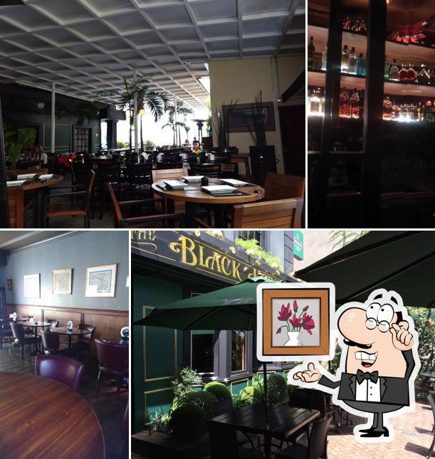 O interior do The Black Horse Gastropub