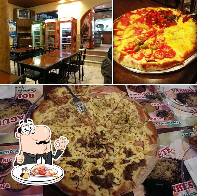 Order pizza at Pizzaria Rhino - Portão