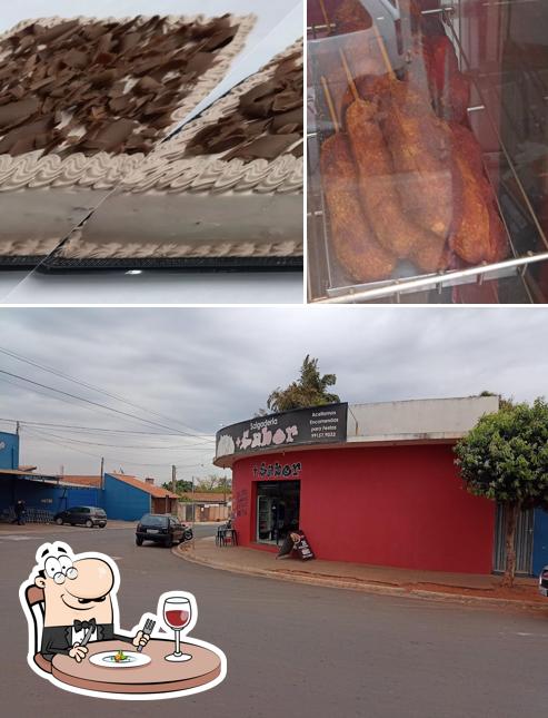 A imagem da comida e exterior no Salgaderia +Sabor