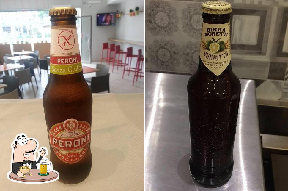 Puoi prenderti un rinfrescante bicchiere di birra chiara o scura