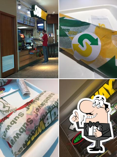 Look at this picture of Subway Itajaí Shopping