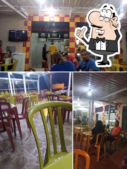 O interior do Homer Food Hamburgueria