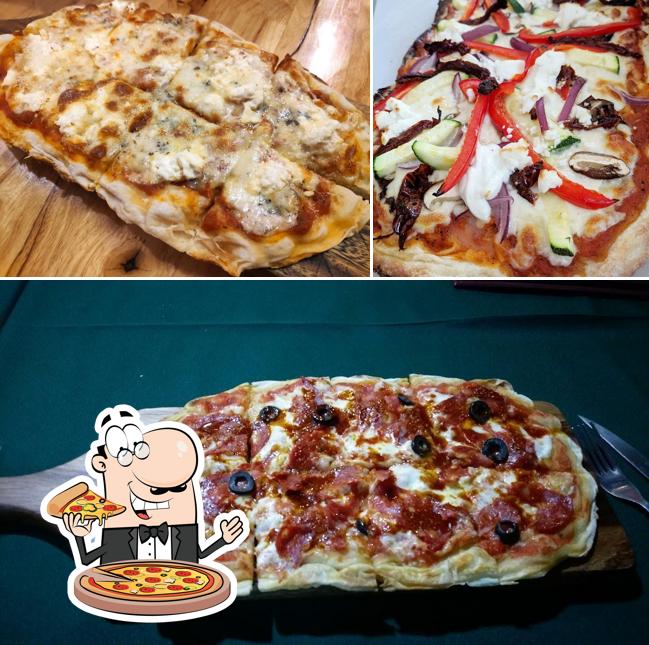 Попробуйте пиццу в "Love Boo's Pizza - KHON KAEN อิตาเลียนพิซซ่าขอนแก่น"
