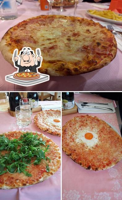 Get pizza at Trattoria e Pizzeria Mocambo