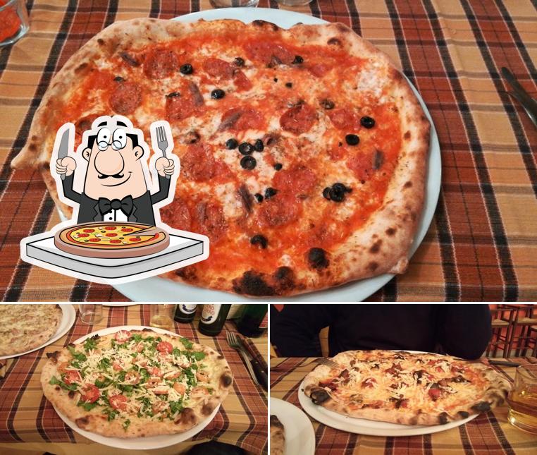 Scegli una pizza a Pizzeria Da Adriano