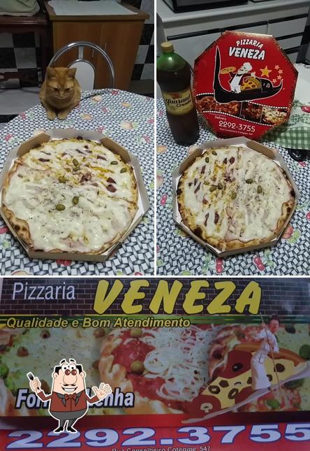 Comida em Pizzaria Veneza