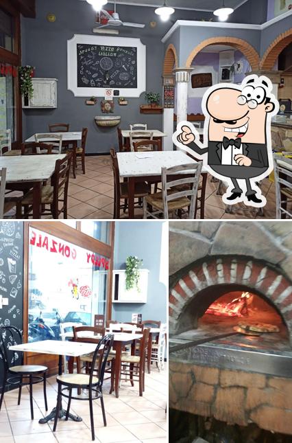 The interior of Antichi grani pizzeria