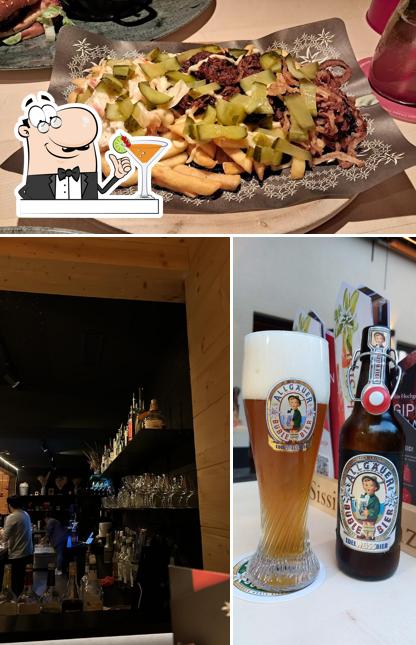 Entre los distintos productos que hay en Sissi und Franz también tienes bebida y los ciudadanos