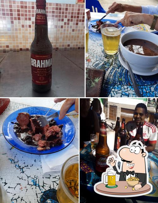 Bar e Restaurante Emporio da Vila fornece uma gama de cervejas