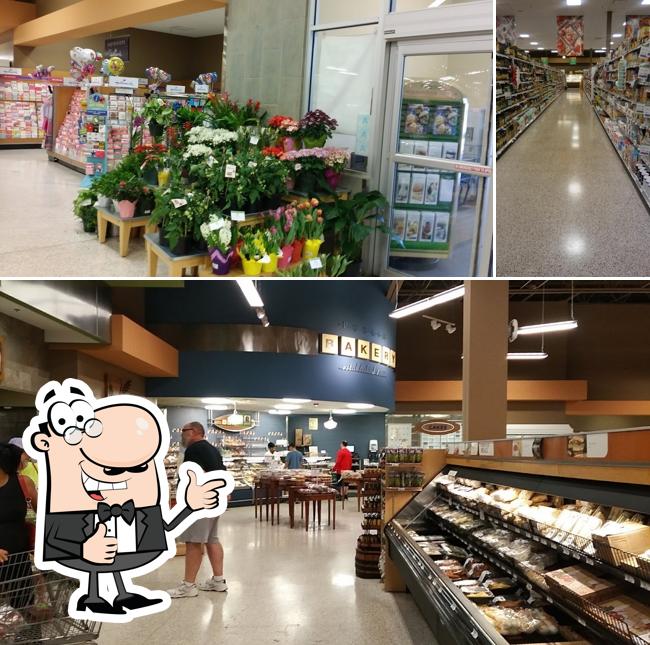 Look at the image of Publix Super Market at Lady's Island