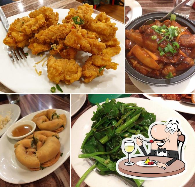 Блюда в "Ying Chow Chinese Restaurant"