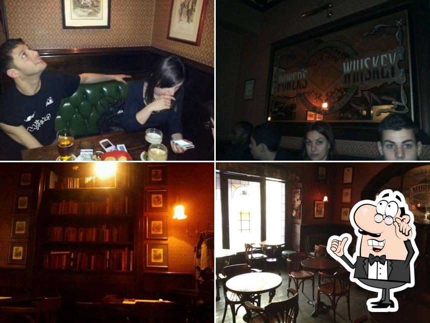 Gli interni di The Dickens Inn