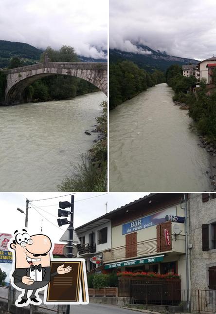 Jetez un coup d’œil à quoi ressemble Le Vieux Pont à l'extérieur