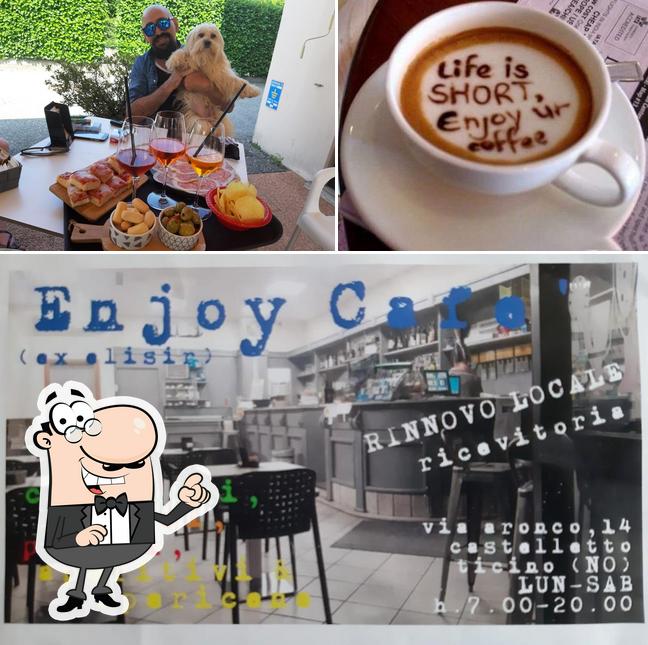 Questa è la foto che presenta la interni e bevanda di Enjoy cafe sas di raso andrea