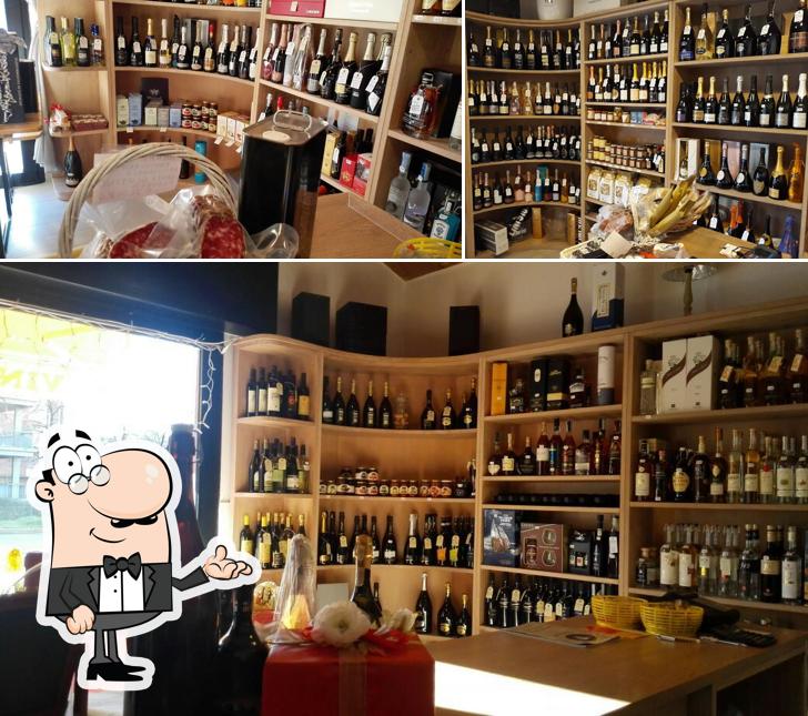 L'intérieur de Wineshopmodena