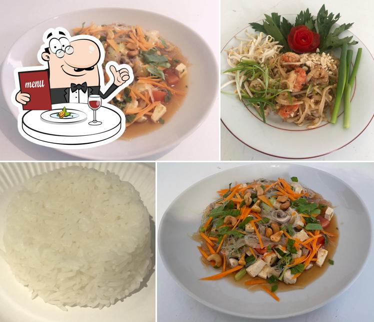 Meals at HIU THAI
