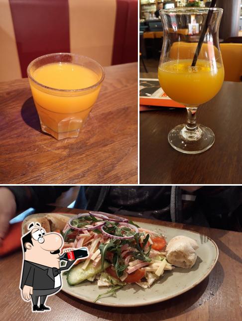 This is the picture depicting drink and food at Café Extrablatt Bruchsal