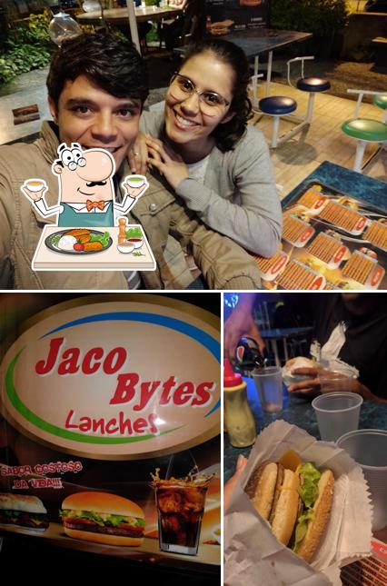 Dê uma olhada a foto apresentando comida e interior no Jaco Bytes Lanches