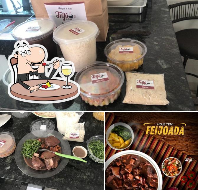 Entre diferentes coisas, comida e bebida podem ser encontrados no Feiju Delivery - Feijoada em Palmas-TO