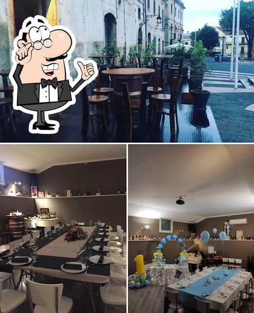 Gli interni di XBacco Enoteca Vincafè