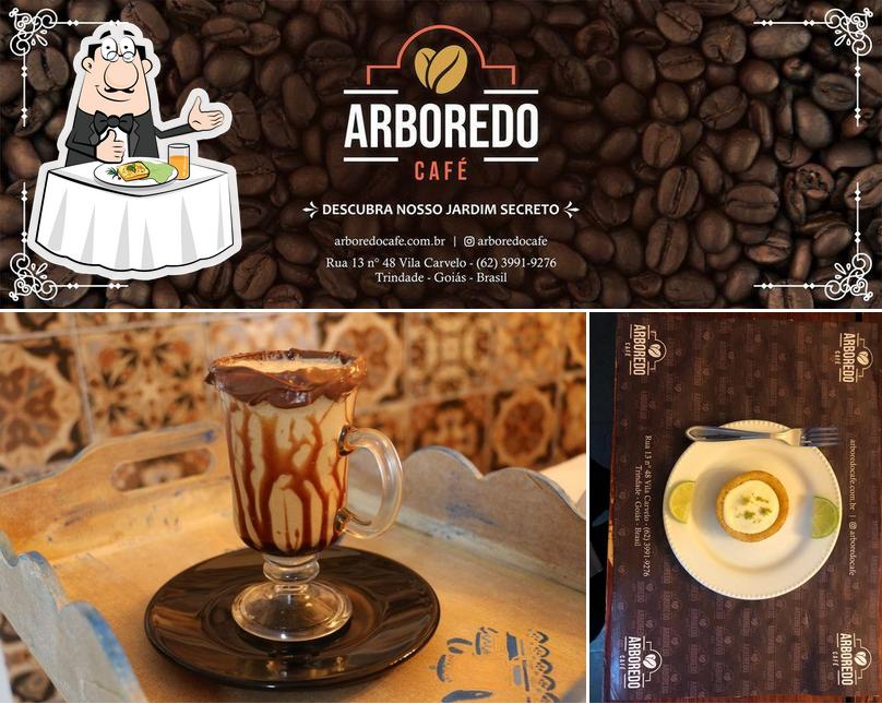 Comida em Arboredo Café