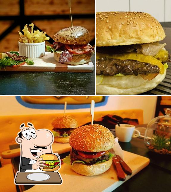 Гамбургер в "Biggie Burger"