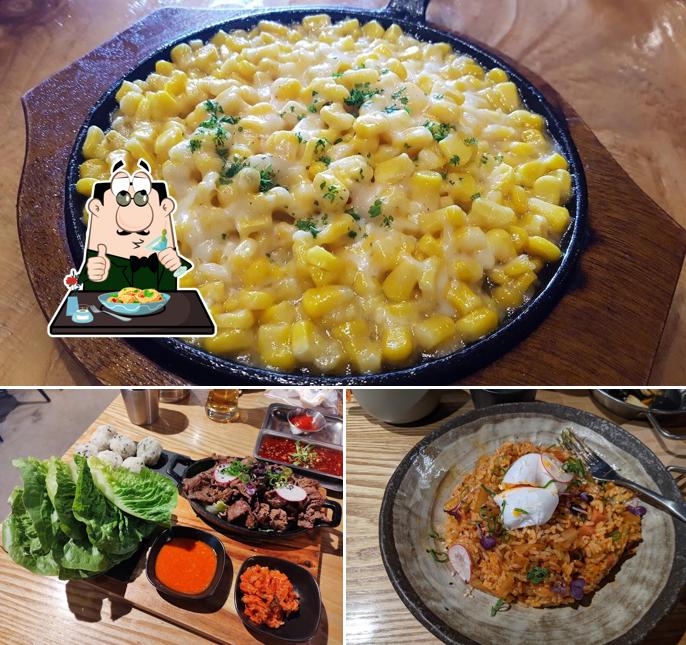 https://img.restaurantguru.com/c81f-Restaurant-Mun-Korean-Kitchen-macaroni-and-cheese.jpg?@m@t@s@d