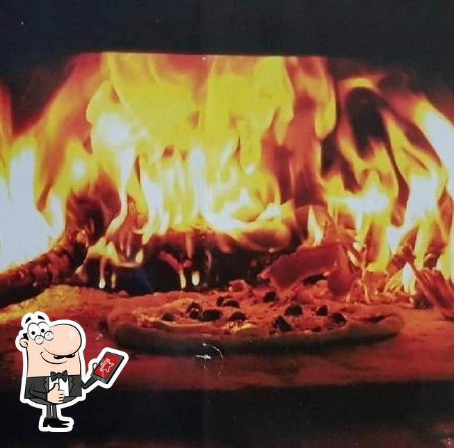 Voici une image de Pizza CHRIS Au feu de bois Les Arcs