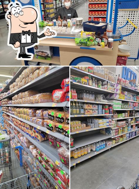 El interior de Walmart Supercenter