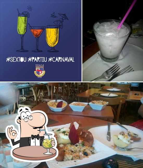 A ilustração a Imperador Praia’s bebida e comida