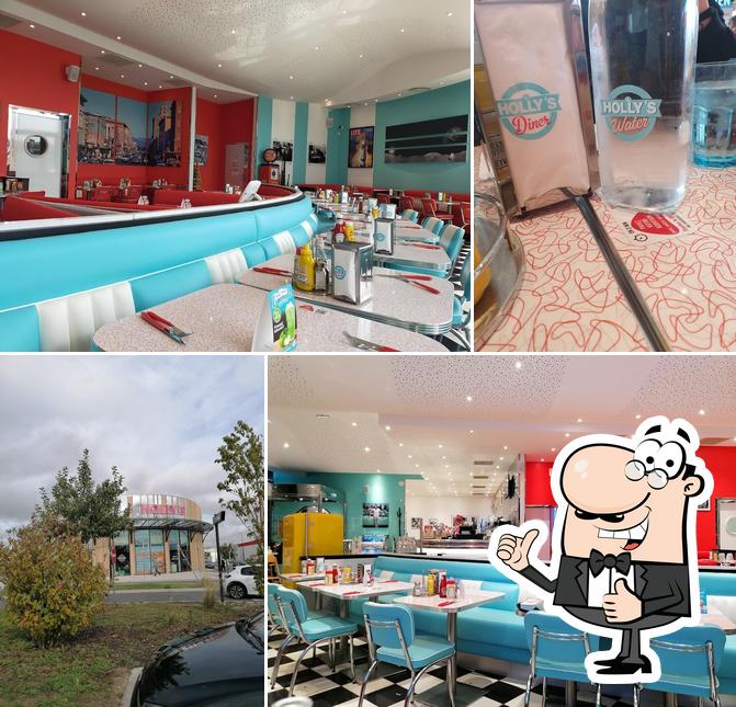 Voici une photo de Holly's Diner