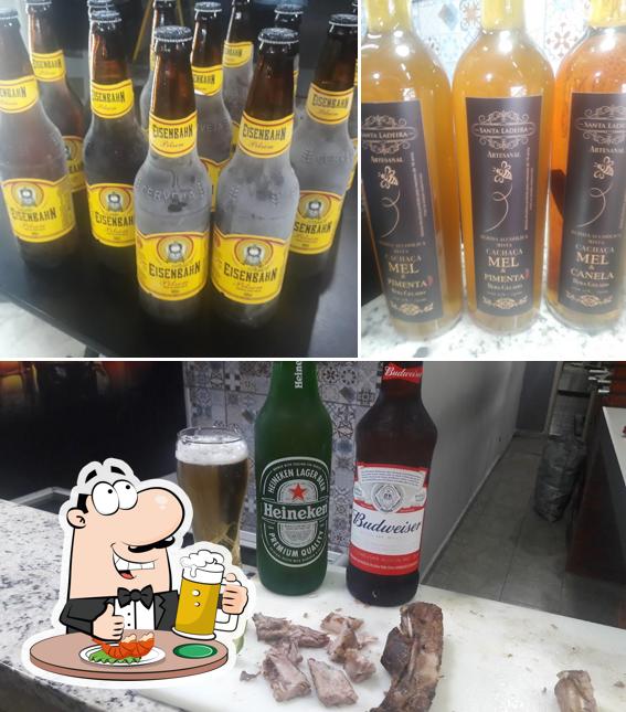 Você pode tomar um copo de cerveja leve ou escura