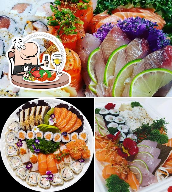 Peça diferentes pratos de frutos do mar oferecidos no Maeda Zushi