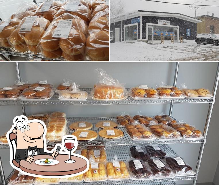 West Valley Bakery Ltd. se distingue par sa nourriture et extérieur