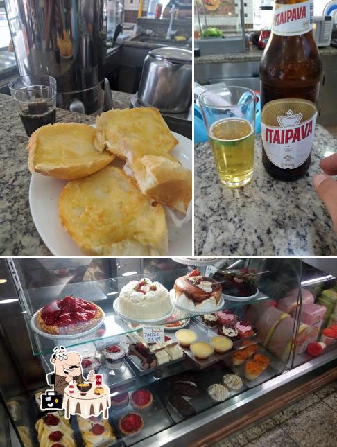 A comida e cerveja do restaurante