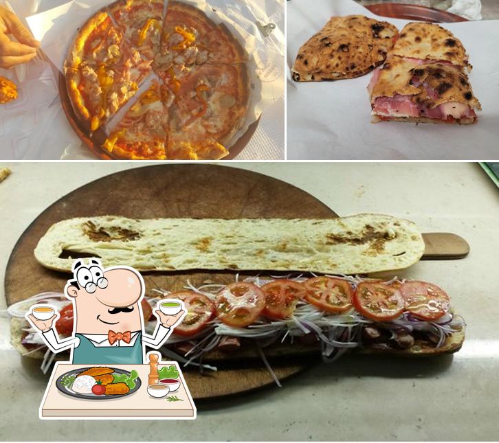 Cibo al Pizzeria Da Enzo con Forno a Legna