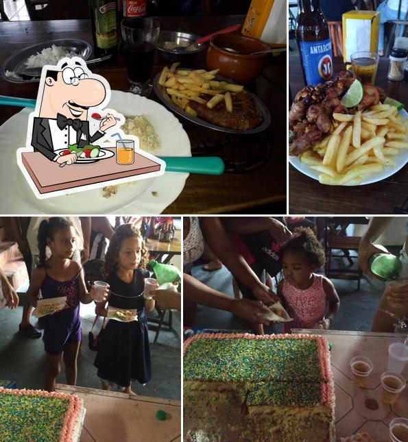 Comida em Bar do Wallace