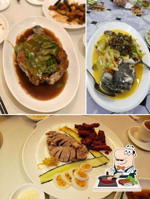 Try out meat meals at Grand Hill Taiwanese Restaurant