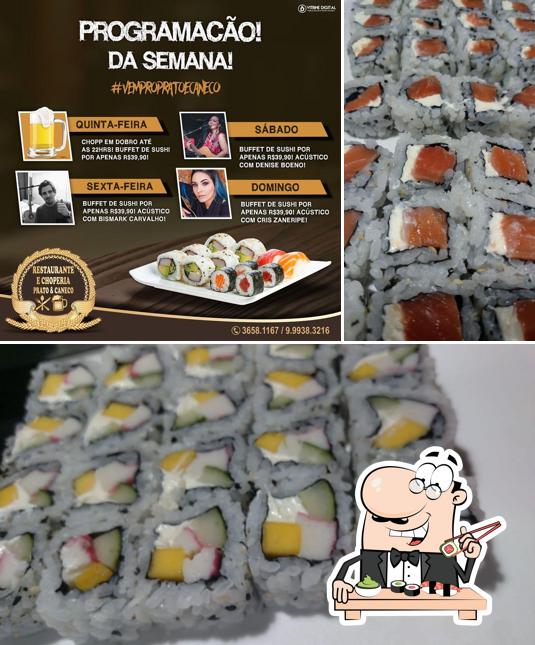 Prueba uno de sus distintos tipos de sushi