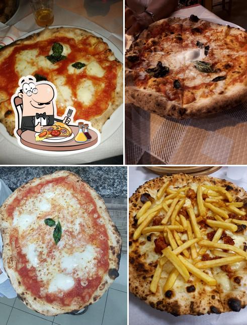 Scegli una pizza a Pizzeria Rosticceria URLO