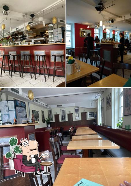 L'intérieur de Uni-Café-Ristorante Unckel