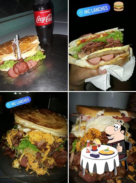 Delicie-se com um hambúrguer no MC Lanches