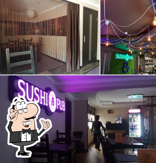 Посмотрите на внутренний интерьер "Sushi Pub"