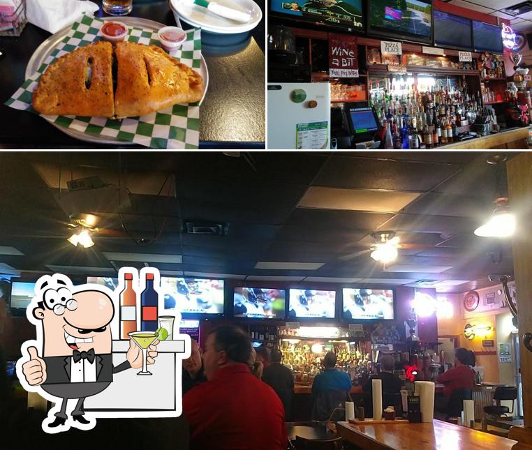 Pizza Place Sports Bar and Restaurant - Pizza Restaurant in Louisville