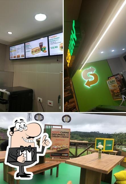 Look at the picture of Subway Itaquá