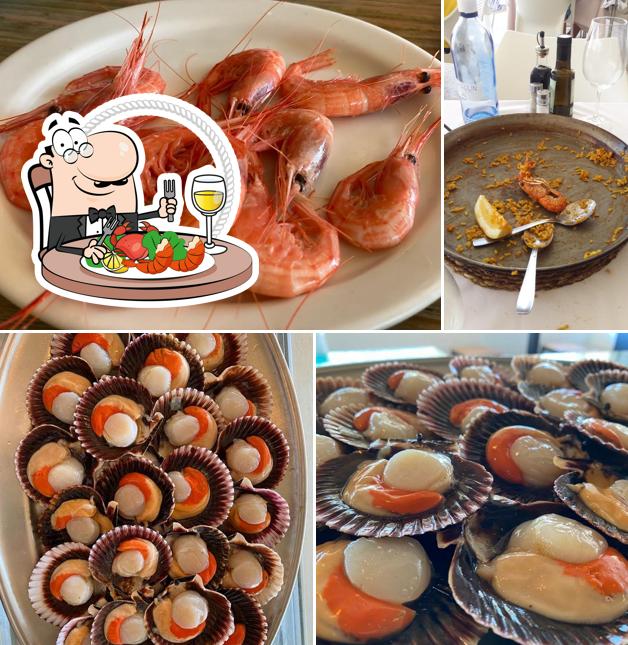 Try out various seafood meals available at Restaurante Casa Domingo